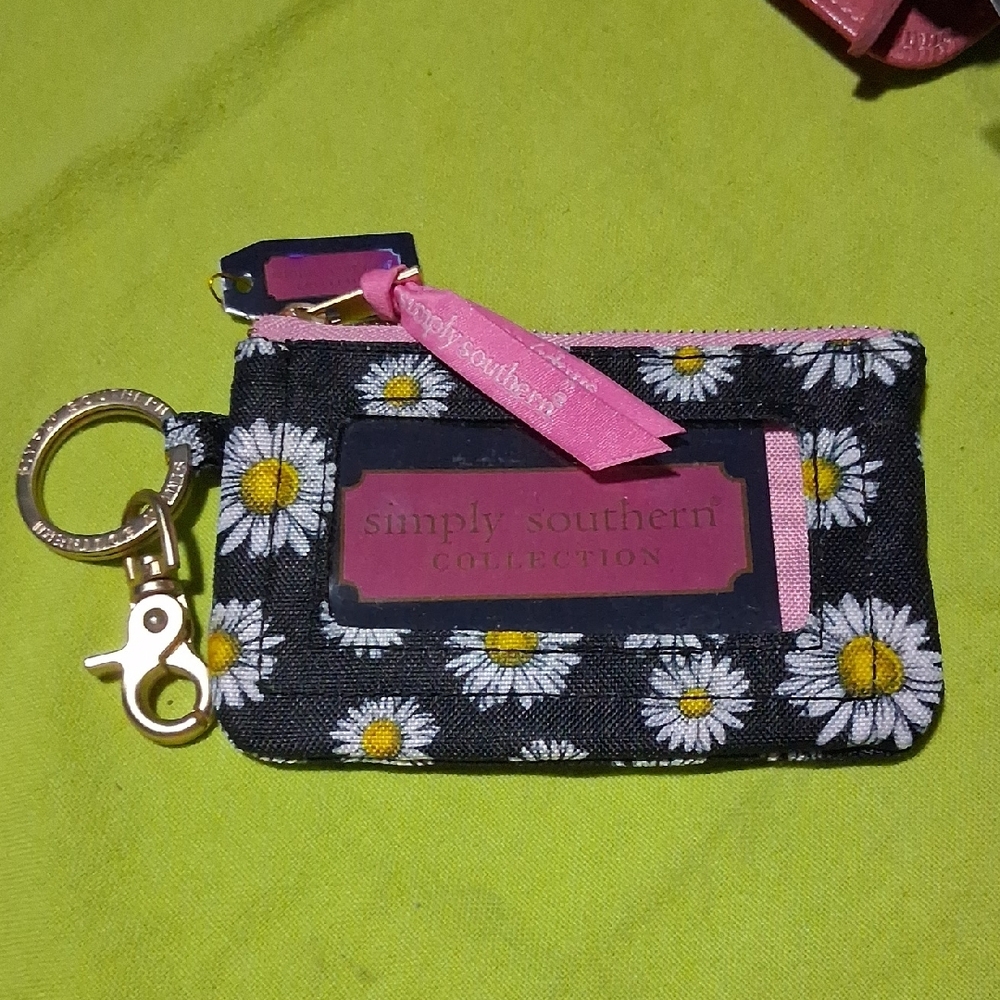 Simply Southern Black Daisy Keychain Card Case with Pink Tag